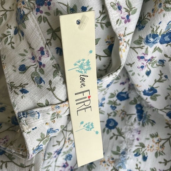 Love Fire Distressed Floral Skinny Jeans - Picture 5 of 7